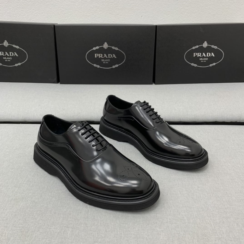 Pra*a leather shoes